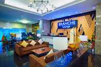 Bar, Kafe dan Lounge Golden Tulip Essential Makassar