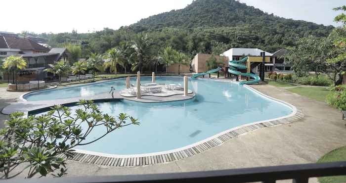 Kolam Renang Dangau Resort Singkawang