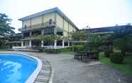 สระว่ายน้ำ 4 Dangau Resort Singkawang