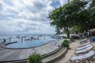 Kolam Renang Le Nusa Beach Club