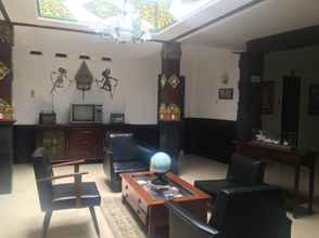 Lobby 4 Classic Room at Guesthouse Kembang Deso