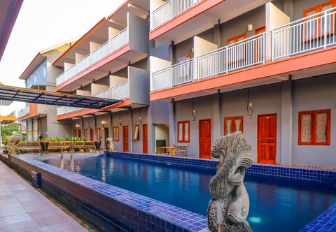 수영장 OYO 1670 Likko Inn