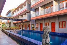 수영장 OYO 1670 Likko Inn