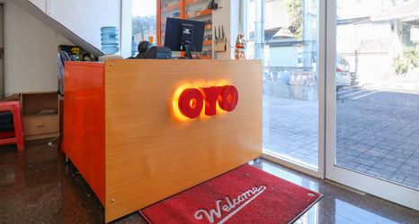 로비 2 OYO 1670 Likko Inn