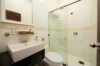 In-room Bathroom SCAT Hotel