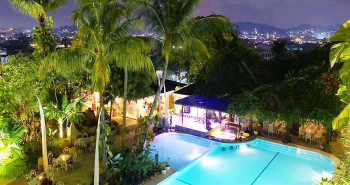 Swimming Pool MESRA Alamanda Hotel