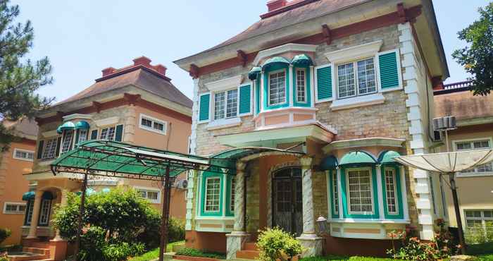 ภายนอกอาคาร Zevannya Villa Castle Hook Kota Bunga