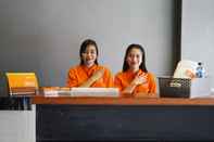 Lobi Lively Hotel Kualanamu Airport Medan