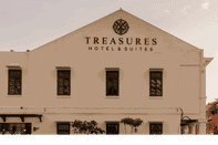 ภายนอกอาคาร Treasures Hotel & Suites