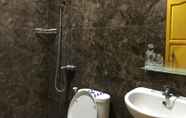 Toilet Kamar 6 Hotel Mandiri 3 VIP