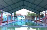 Swimming Pool 2 Hotel Mandiri 3 VIP