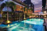 Swimming Pool Solitaire Bangkok Sukhumvit 11