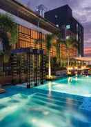 SWIMMING_POOL Solitaire Bangkok Sukhumvit 11