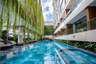 Swimming Pool New Orient Hotel Danang