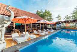 Semayaone Beach Hotel, USD 26.44