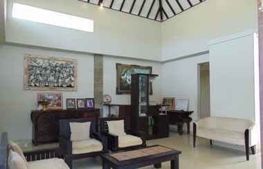 Lobby 2 Baik Baik Homestay