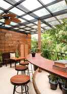 BAR_CAFE_LOUNGE Treehouse Suites at Kuningan - Boutique Serviced Apartment 