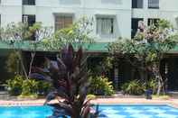 Kolam Renang Green Park Apartment