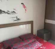 Bedroom 2 Apartment Paragon Village Comfy Room at Karawaci by Vichi Pro