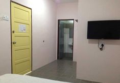 Bedroom 6 First Guest House Kuantan