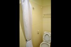 In-room Bathroom Executive Room at Apartment Suhat Malang (NAB)