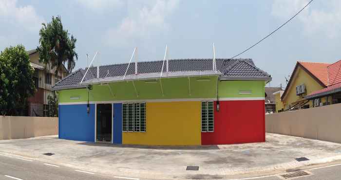 Lobi First Homestay