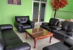 Lobby 7 RedDoorz near Bandara Adi Soemarmo Solo