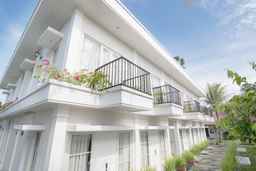 Sevilla Resort , SGD 55