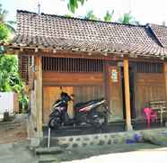 Exterior 5 Homey Place at Homestay Uswatun Hasanah 6 Kemiren