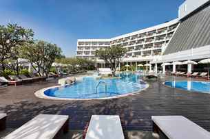Methavalai Hotel, Rp 825.502