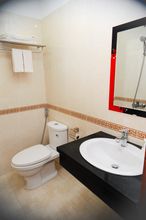 객실 내 욕실 4 Cong Thuong Hotel