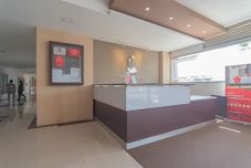 Lobby RedDoorz Apartment @ Emerald Towers Bandung