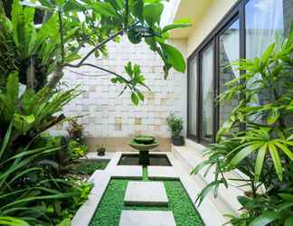 Exterior 2 Villa Cempaka Gading