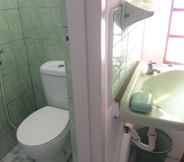 In-room Bathroom 2 Guest House Ogan