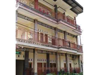 ภายนอกอาคาร 2 Affordable Room at Wisma Ketapang Hostel Cilacap