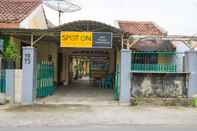 Luar Bangunan SPOT ON 2497 Pesona Guest House