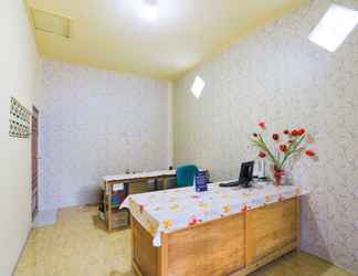 Lobi 2 SPOT ON 2497 Pesona Guest House