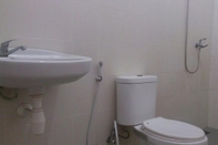 Toilet Kamar The Westerners Homestay