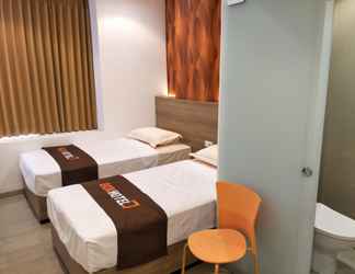 Bedroom 2 BOXHOTEL Surabaya