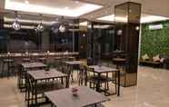 Bar, Cafe and Lounge 2 BOXHOTEL Surabaya