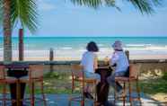 Bar, Cafe and Lounge 3 Beringgis Beach Resort & Spa