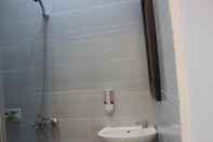 Toilet Kamar Kailash Garden Homestay