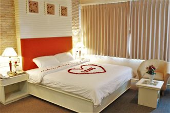 寝室 4 The Rich Hotel