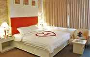 Kamar Tidur 2 The Rich Hotel