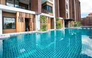Swimming Pool 4 Natee The Riverfront Hotel Kanchanaburi 