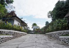 Exterior 2 OYO 550 Kebon Krapyak Cottage