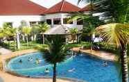 Swimming Pool 2 Hotel Mustika Tuban