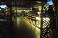 Bar, Kafe dan Lounge Newtown Plaza Hotel