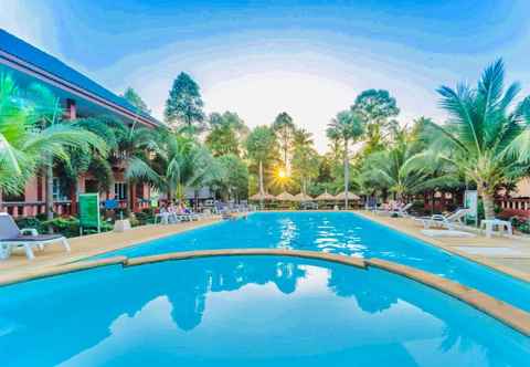 Swimming Pool Peaceful Resort