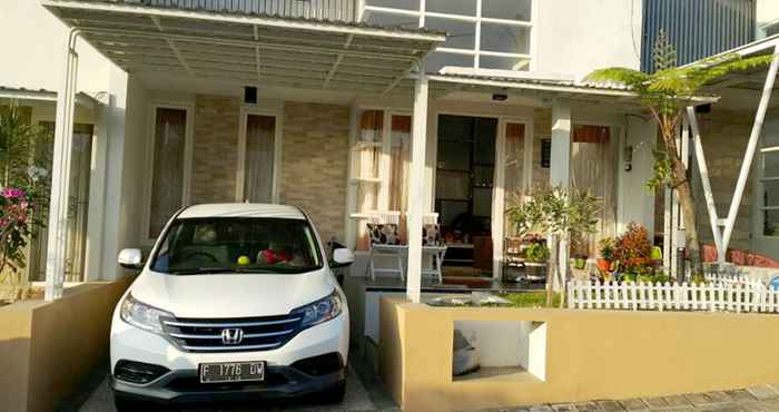 Luar Bangunan Batu Homestay Syariah